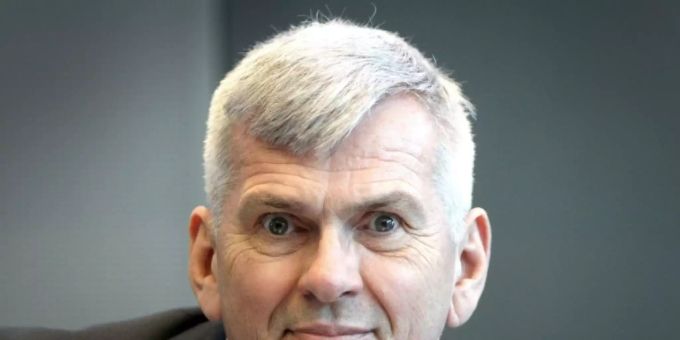 Jörg Hofmann. Jörg Hofmann.
