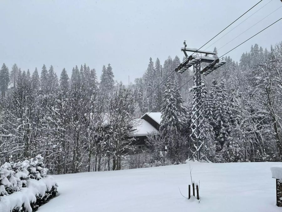 Schöne Winterlandschaften gibts auch in den Bergen, hier in Adelboden BE.