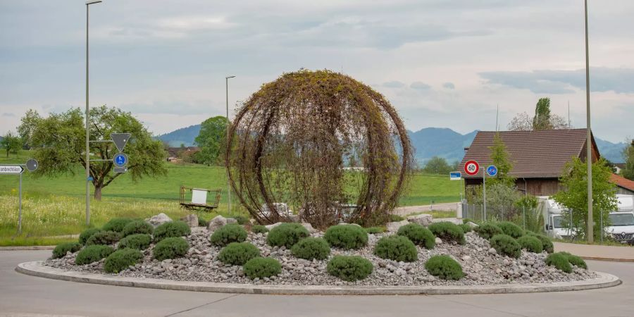 Autokreisel in Richtung Stäfa.