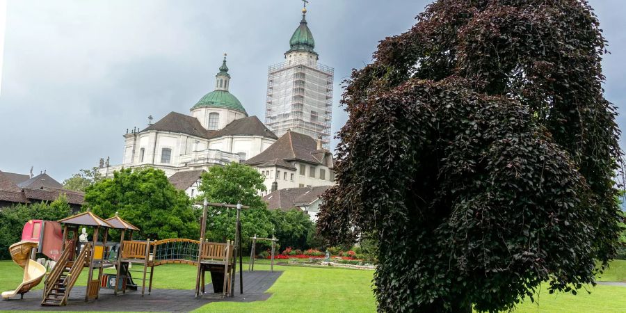 Blick auf die St. Ursenkathedrale in Solothurn.