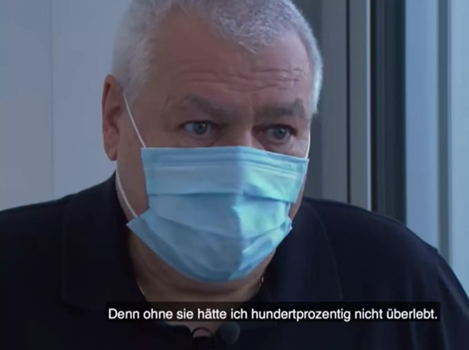 «Herr Jäger» bedankt sich bei den Pflegern. Coronavirus