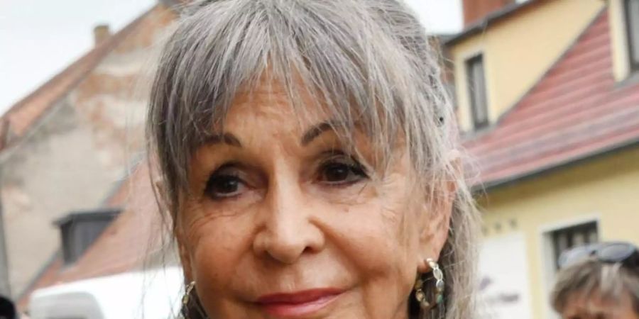 Uta Schorn erzählt in ihrer Autobiografie aus ihrem Leben. Foto: Bernd Settnik/dpa