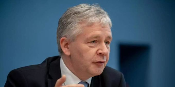 «Ich bin mir nicht sicher, ob die beschlossenen Massnahmen wirklich ausreichen», sagt Gernot Marx. Foto: Michael Kappeler/dpa «Ich bin mir nicht sicher, ob die beschlossenen Massnahmen wirklich ausreichen», sagt Gernot Marx. Foto: Michael Kappeler/dpa