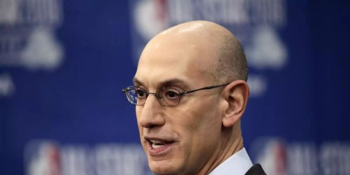 Der NBA-Chef spricht während einer Pressekonferenz zur aktuellen Corona-Situation. Foto: Gerry Broome/AP/dpa Der NBA-Chef spricht während einer Pressekonferenz zur aktuellen Corona-Situation. Foto: Gerry Broome/AP/dpa