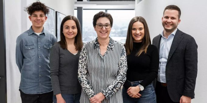 Das Treuhand-Team der Litrag & Partner AG in Wohlen AG (v.l.): Sisley Menzi, Anja Rumberger, Sonja Stenz, Jessica Figo, André Griesel. Litrag & Partner AG Wohlen