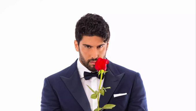 Der 29-jährige Winterthurer ist Schauspieler. bachelor