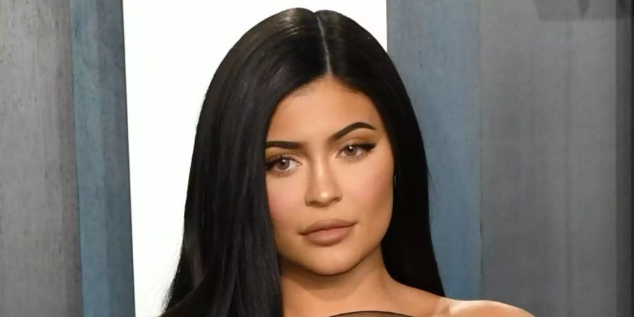 Kylie Jenner ist bereits im Deko-Fieber für Weihnachten.