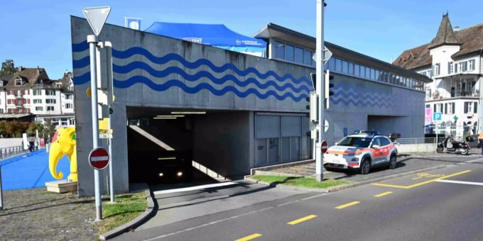 Es entstand Sachschaden von mehreren Tausend Franken. Unfall