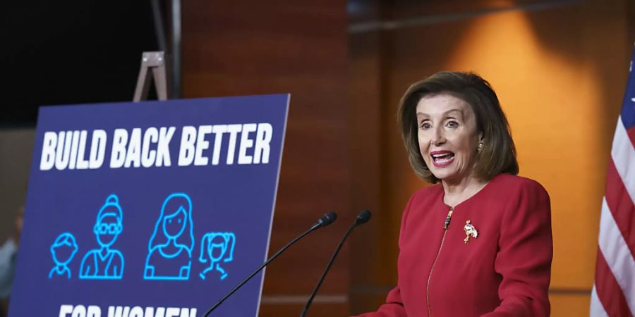 Die Vorsitzende des US-Abgeordnetenhauses Nancy Pelosi spricht bei einer Pressekonferenz im Kapitol. Foto: J. Scott Applewhite/AP/dpa