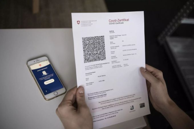 Die 3G-Regelung erlaubt Personen mit verringertem Infektionsrisiko die Teilhabe am gesellschaftlichen Leben. Keystone