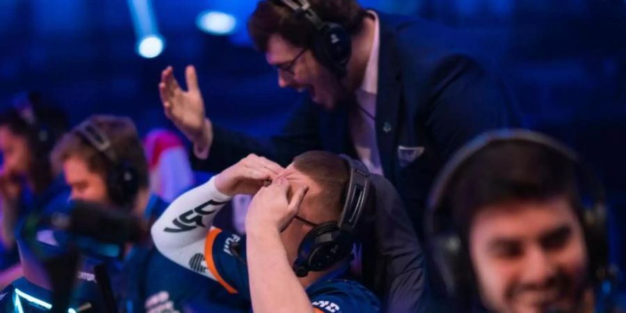 Das Deutsche Rainbow-Six-Team Rogue holt gegen den Major-Titelverteidiger Team oNe die Qualifikation zum Six Invitational. Foto: Kirill Bashkirov/Ubisoft/dpa