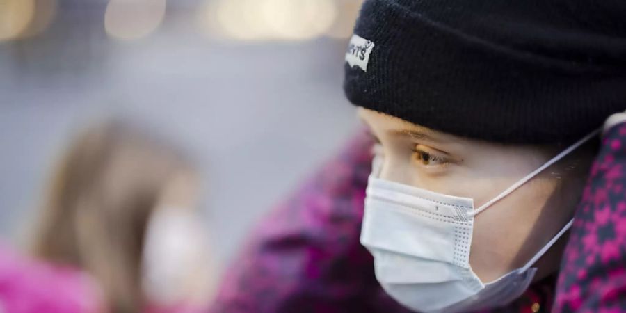 Schüler müssen im Tessin neu ab der 1. Klasse eine Maske tragen.
