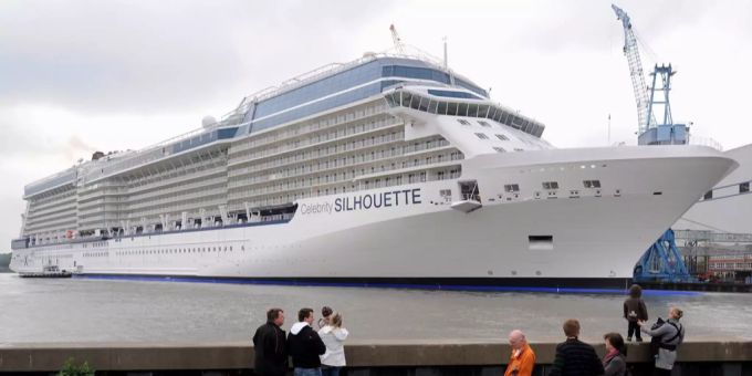 Die «Celebrity SILHOUETTE» in Pappenburg. Celebrity Cruises