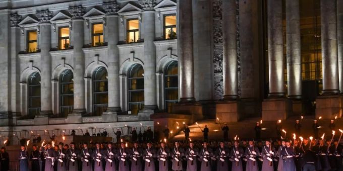 Grosser Zapfenstreich vor dem Reichstag Grosser Zapfenstreich vor dem Reichstag