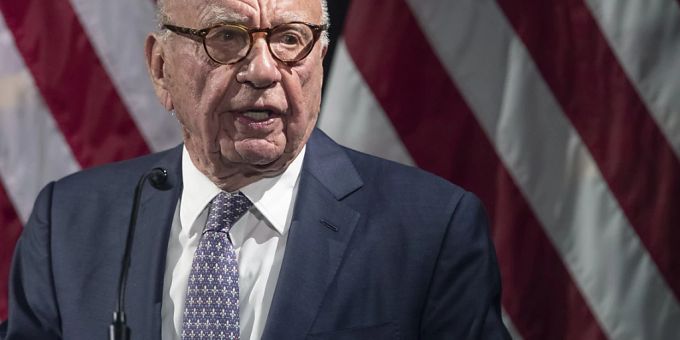 ARCHIV - Der mächtige Medienunternehmer Rupert Murdoch tritt als Chef der US-amerikanischen Fox-Gruppe und des Verlags News Corp. zurück. Der 92-Jährige wolle die Leitung an seinen Sohn Lachlan übergeben, kündigte er laut dem TV-Sender Fox News am Donnerstag an. Foto: Mary Altaffer/AP/dpa Fox-Gruppe
