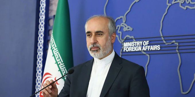 ARCHIV - Nasser Kanaani, Irans Aussenamtssprecher, spricht in Teheran. Der Iran hat nach dem aserbaidschanischen Beschuss der Konfliktregion Berg-Karabach Vermittlung aus Teheran angeboten. Foto: Uncredited/Iranian Foreign Ministry/AP/dpa - ACHTUNG: Nur zur redaktionellen Verwendung und nur mit vollständiger Nennung des vorstehenden Credits ARCHIV - Nasser Kanaani, Irans Aussenamtssprecher, spricht in Teheran. Der Iran hat nach dem aserbaidschanischen Beschuss der Konfliktregion Berg-Karabach Vermittlung aus Teheran angeboten. Foto: Uncredited/Iranian Foreign Ministry/AP/dpa - ACHTUNG: Nur zur redaktionellen Verwendung und nur mit vollständiger Nennung des vorstehenden Credits