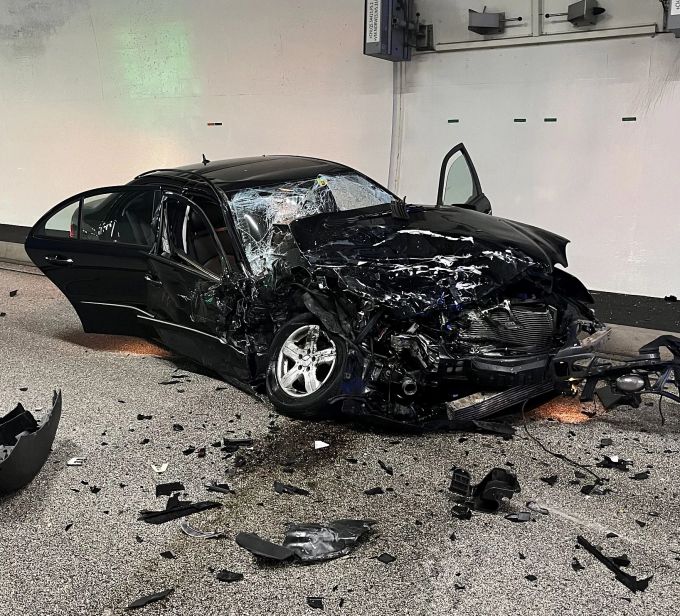 Beide Fahrzeuge wurden beim Unfall stark beschädigt. Unfall