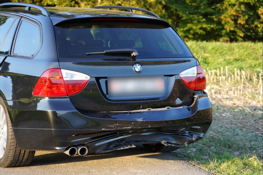 An den beiden Autos entstand Sachschaden.