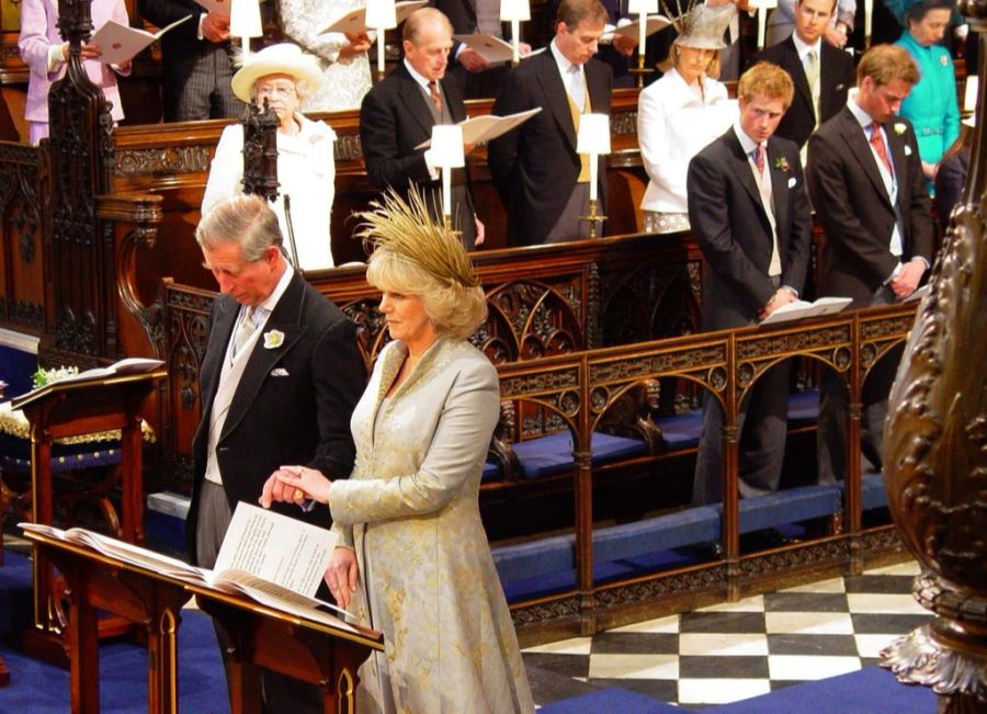 Camilla heiratet Charles im Jahr 2005. Mit dabei: Harry und William.