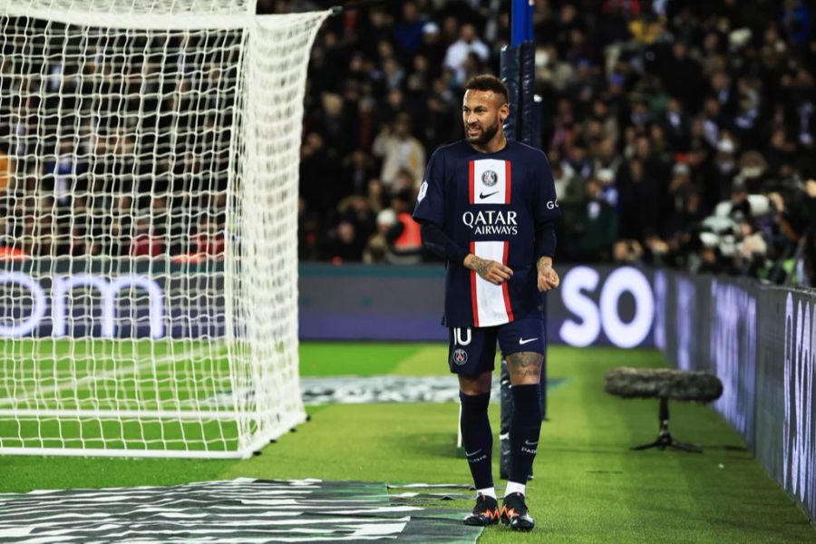 Neymar zog einen unglücklichen Abend ein und musste in der 61. Minute das Feld verlassen.