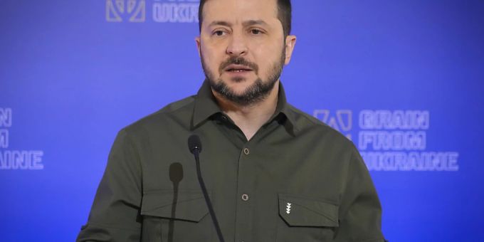 Wolodymyr Selenskyj, Präsident der Ukraine, spricht während des ersten internationalen Gipfeltreffens des humanitären Programms «Getreide aus der Ukraine». Foto: Efrem Lukatsky/AP/dpa Wolodymyr Selenskyj, Präsident der Ukraine, spricht während des ersten internationalen Gipfeltreffens des humanitären Programms «Getreide aus der Ukraine». Foto: Efrem Lukatsky/AP/dpa