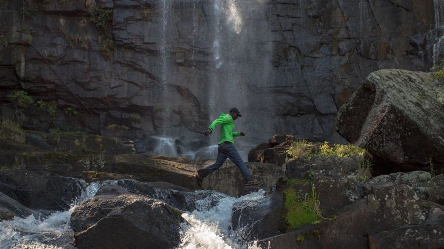 Wasserfall Felsen Nationalpark Grün Mann