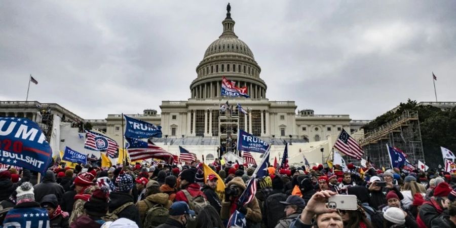 Trump-Anhänger am 6. Januar 2021 vor dem Kapitol