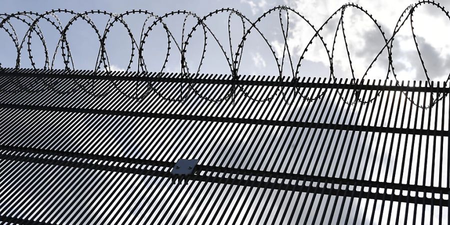 Der wegen versuchten Mordes an seiner Tochter angeklagte Mann befindet sich in der JVA Lenzburg AG im vorzeitigen Strafvollzug. Die Anklage fordert für den Iraker eine Freiheitsstrafe von 20 Jahren. (Archivbild)
