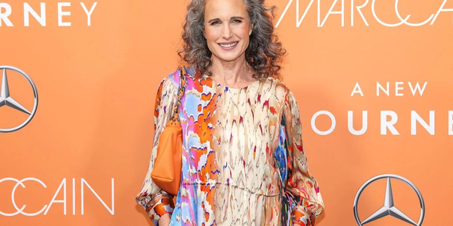 «Es ist ein so schönes Gefühl, Grossmutter zu sein», sagt US-Schauspielerin Andie MacDowell am Rande der Berliner Modewoche. Foto: Gerald Matzka/dpa