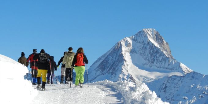 Ein echtes Highlight: die Wanderung vom Hockengrat zum Lötschenpass. Winter Ausflüge Schweiz