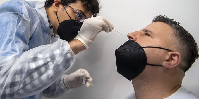 Geringes Risiko - Schweiz verzichtet auf Testpflicht für China-Reisende