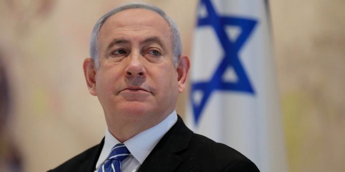Benjamin Netanjahu, damaliger Ministerpräsident von Israel, nimmt an der ersten Kabinettssitzung der neuen Regierung in der Knesset teil. A Benjamin Netanjahu