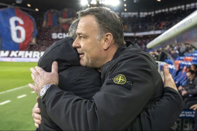 Patrick Rahmen (Winterthur) begrüsst Fabio Celestini (FC Basel). fc basel