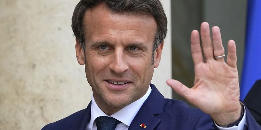 ARCHIV - Macron hat angesichts der wirtschaftlichen Folgen der Sanktionspolitik gegen Russland an die Bereitschaft der Franzosen appelliert, den «Preis der Freiheit» zu bezahlen. Foto: Michel Euler/AP/dpa