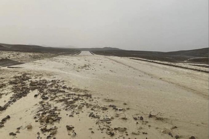 Die Strassen wurden durch die heftigen Regenfälle überflutet. Death Valley Flooding