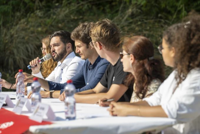 Auch Cedric Wermuth sprach an der Medienkonferenz zur Volksinitiative. Juso
