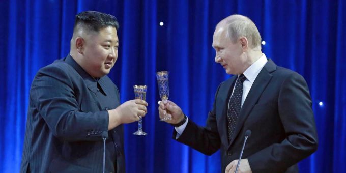 Laut Russen-TV - Nordkoreas Kim bietet Putin seine Soldaten an