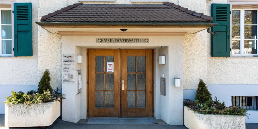 Im Gemeindehaus an der Haldenstrasse befindet sich einen Teil der Gemeindeverwaltung von Langnau im Emmental.
