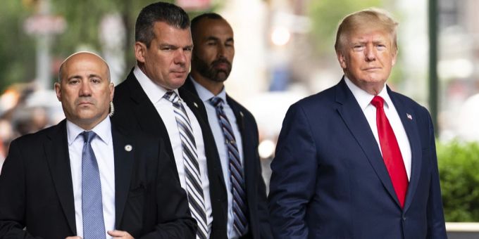 Trump behauptet - FBI könnte nach Razzia Beweise «platzieren»