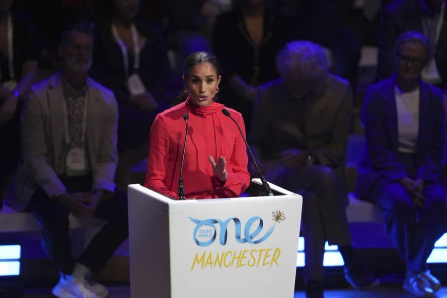 Meghan Markle hielt gestern eine Rede in Manchester (GB).