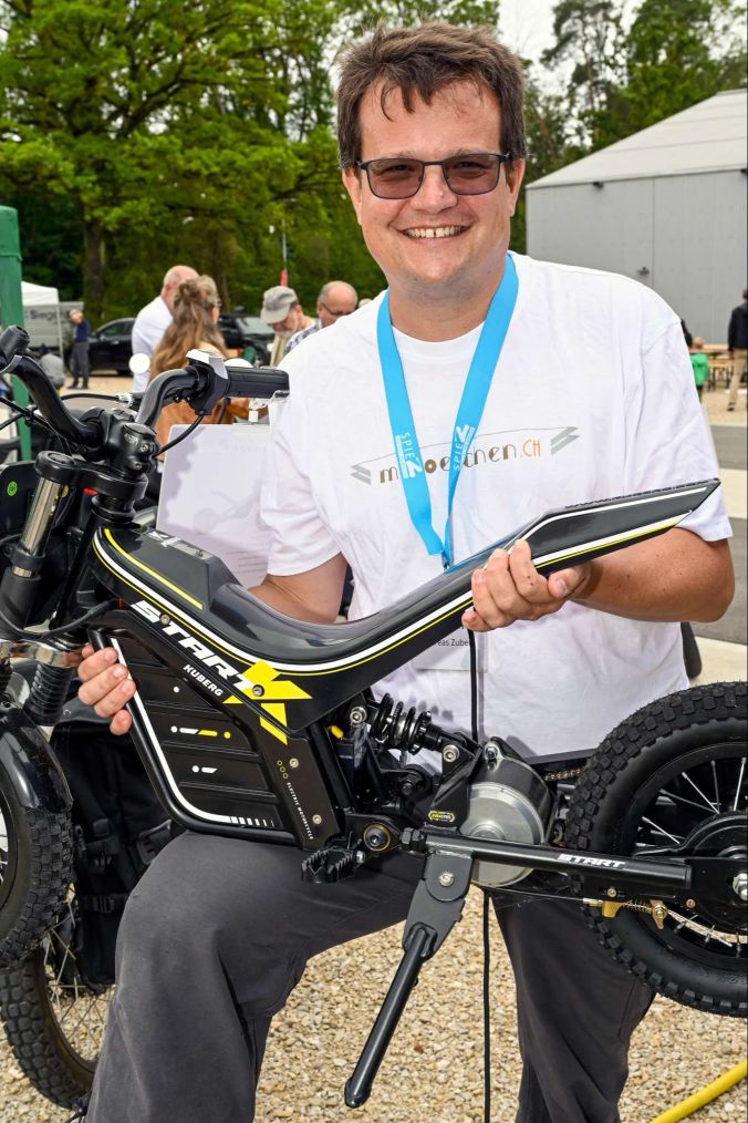 Motoercheninhaber Andreas Zuber mit einem Kuberg Dirthbike.