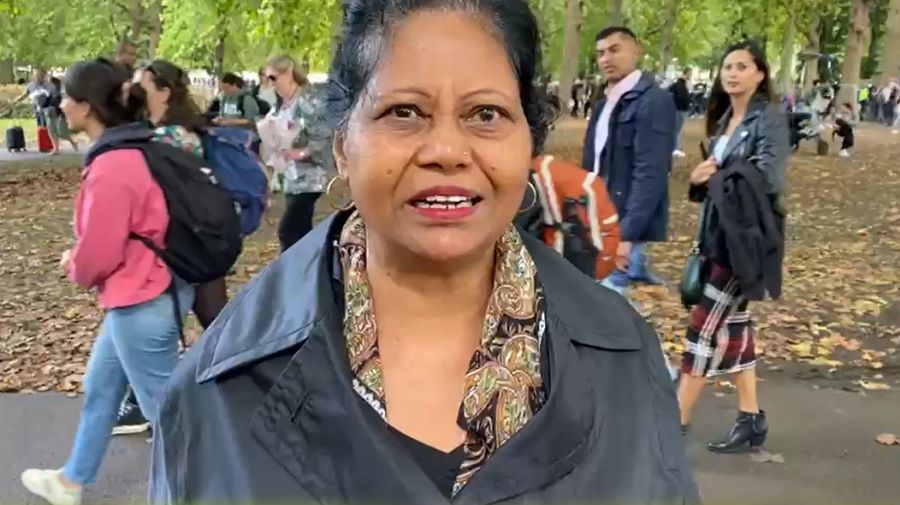 Raleshwari Mondal lebt seit 25 Jahren in London. Sie trauert heute hauptsächlich.