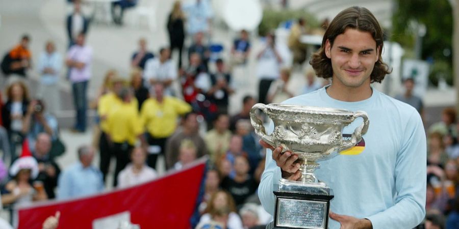 Dank seines Triumphs bei den Australian Open 2004 wurde Roger Federer mit 22 Jahren und knapp 6 Monaten zur Weltnummer eins.