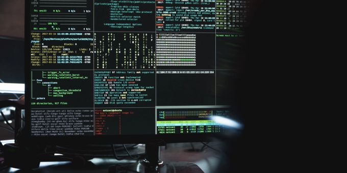 Auf die Indsturie- und Handelskammern in Deutschland gab es möglicherweise eine Cyberattacke. (Symbolbild) Cyberattacke