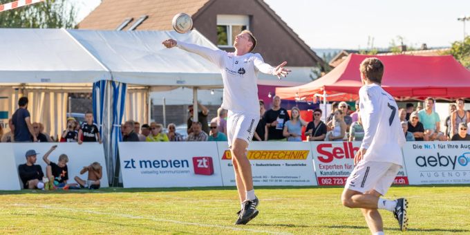 Die Oberentfelder Faustballer wollen gegen Schlieren den Cupfinal gewinnen. STV Oberentfelden.