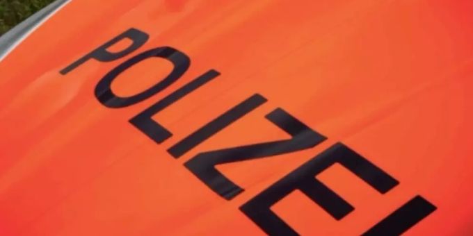 18-jähriger mit Messer löst Polizeieinsatz aus.