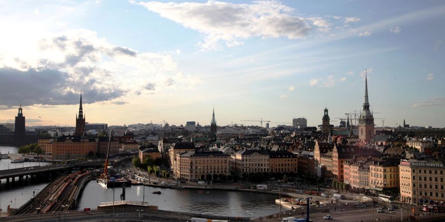 Blick auf Stockholms Altstadt. Auf einem Kulturfestival mitten in Schwedens Hauptstadt wurde eine Tasche mit Sprengstoff gefunden.