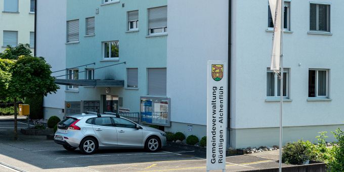 Die Gemeindeverwaltung von Rüdtligen-Alchenflüh an der Jurastrasse 20. Die Gemeindeverwaltung von Rüdtligen-Alchenflüh an der Jurastrasse 20.