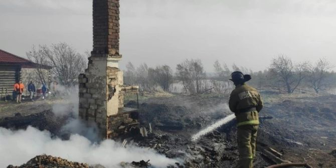 Sibirien Brände Krasnojarsk Feuerwehrmann