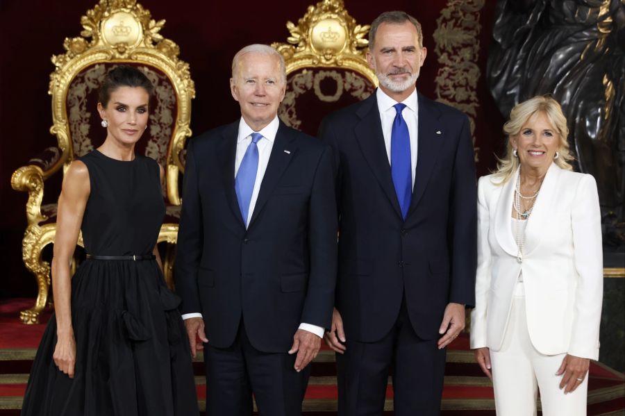 Königin Letizia mit Joe Biden, König Felipe und Jill Biden in Madrid.